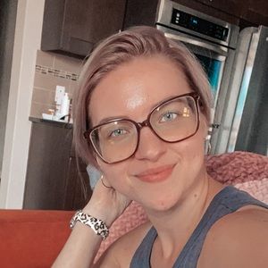 Meet your Posher, Emily